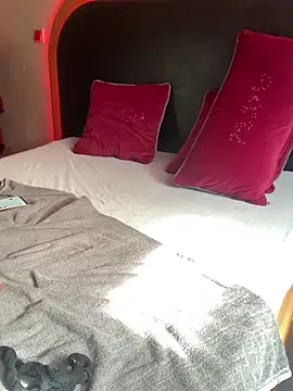 prachernadine online show from February 11, 2025, 11:32 am