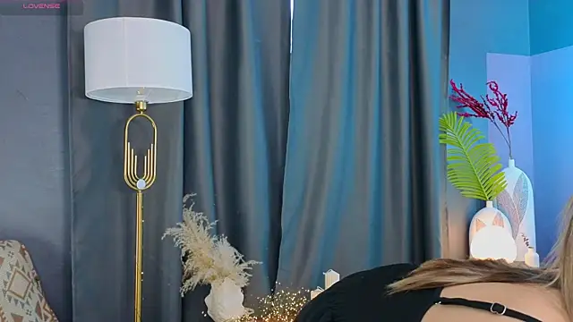 Snapshot of Chiaranotte chatting on July 1, 2026, 7:10 am Chiaranotte online show from July 1, 2026, 7:10 am