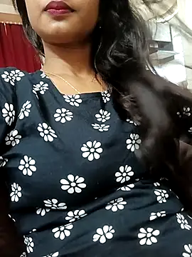 Snapshot of avii5 chatting on July 23, 2026, 12:36 pm avii5 online show from July 23, 2026, 12:36 pm