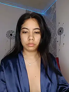 Snapshot of AylinLove_ chatting on July 13, 2026, 2:53 pm AylinLove online show from July 13, 2026, 2:53 pm