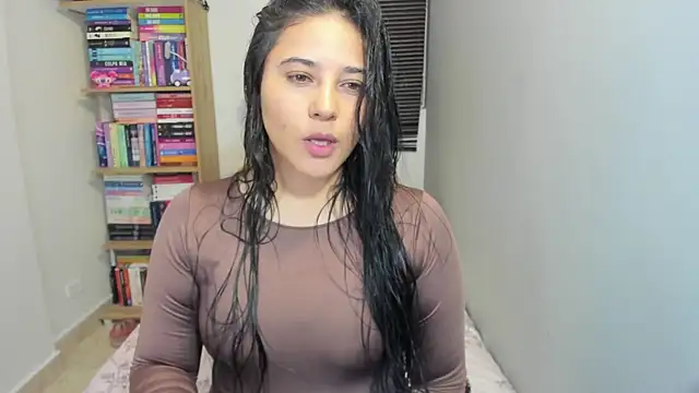 Snapshot of foxwen chatting on August 7, 2026, 2:13 am foxwen online show from August 7, 2026, 2:13 am