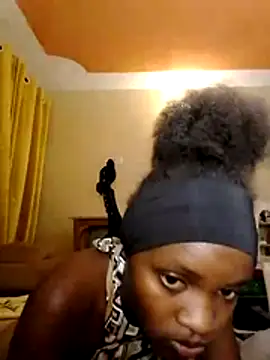 Snapshot of Lovey_nyams chatting on July 1, 2026, 4:47 am Lovey nyams online show from July 1, 2026, 4:47 am