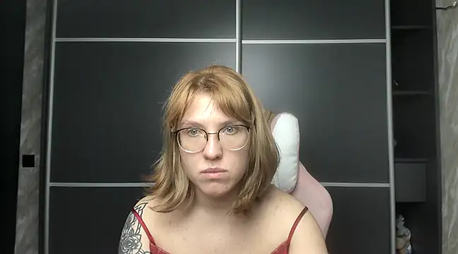 Reginasmilee online show from February 8, 2025, 6:33 am