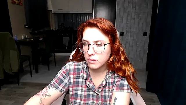 Reginasmilee online show from December 5, 2025, 12:41 am