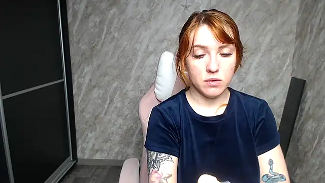 Reginasmilee online show from March 7, 2026, 5:43 pm