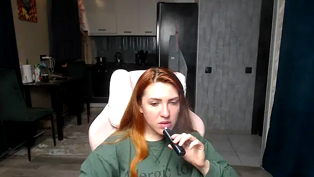 Reginasmilee online show from April 14, 2026, 2:17 am