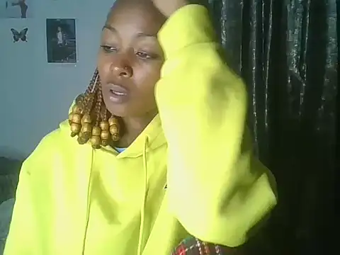 Snapshot of Prettyquueen chatting on June 24, 2026, 7:02 pm Prettyquueen online show from June 24, 2026, 7:02 pm