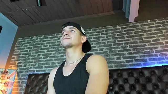 Snapshot of Jamexxx1_ chatting on July 29, 2026, 11:25 pm Jamexxx1 online show from July 29, 2026, 11:25 pm