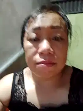 Snapshot of Moon_squirtt chatting on July 4, 2026, 10:16 pm Moon squirtt online show from July 4, 2026, 10:16 pm