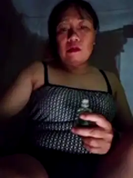 Snapshot of Moon_squirtt chatting on July 10, 2026, 1:58 pm Moon squirtt online show from July 10, 2026, 1:58 pm
