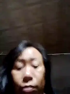 Snapshot of Moon_squirtt chatting on August 8, 2026, 2:08 pm Moon squirtt online show from August 8, 2026, 2:08 pm