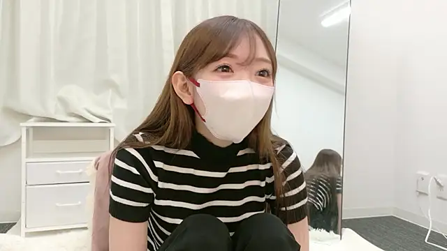 Snapshot of miuchan_v chatting on July 2, 2026, 9:37 am miuchan v online show from July 2, 2026, 9:37 am