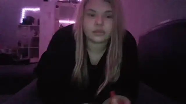 Snapshot of _Cally_cat_ chatting on July 5, 2026, 7:21 pm Cally cat online show from July 5, 2026, 7:21 pm