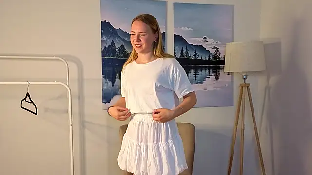 JennyRubiano online show from June 29, 2026, 4:41 am