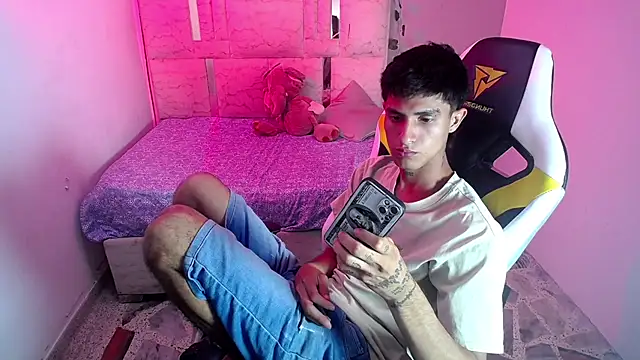 AUSTIN BOYY online show from June 26, 2026, 9:41 pm