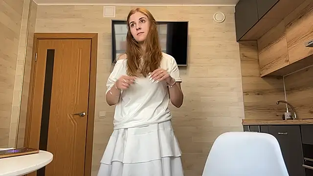 DanaYung online show from June 27, 2026, 10:20 am