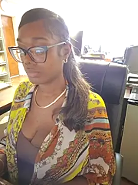 Hottiechocolatier online show from July 1, 2026, 7:46 pm