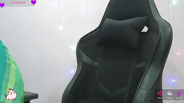 Snapshot of Trishas_Stream chatting on February 3, 2025, 8:46 am Trishas Stream online show from February 3, 2025, 8:46 am