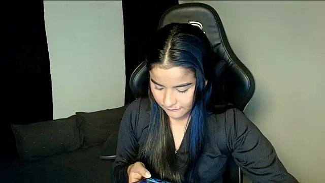 Kiara Naomi online show from July 6, 2026, 1:02 am