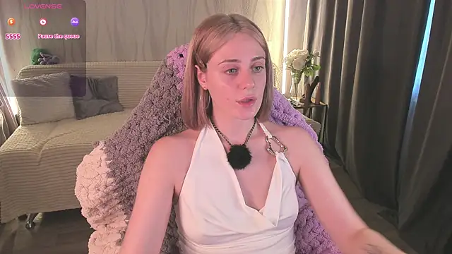 Snapshot of Meowix_ chatting on July 2, 2026, 12:00 pm Meowix online show from July 2, 2026, 12:00 pm