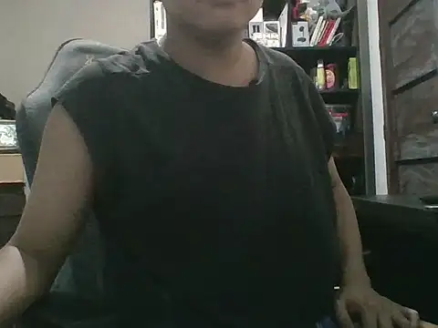 Snapshot of aeonfluxxx chatting on July 1, 2026, 6:07 pm aeonfluxxx online show from July 1, 2026, 6:07 pm