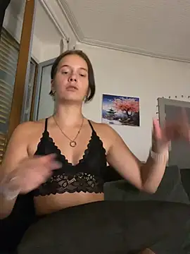 Snapshot of Eleaoff chatting on July 8, 2026, 9:52 pm Eleaoff online show from July 8, 2026, 9:52 pm