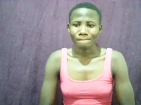 Snapshot of queen_0012 chatting on July 3, 2026, 7:15 am queen 0012 online show from July 3, 2026, 7:15 am