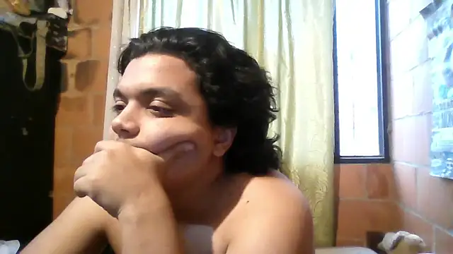 Snapshot of MayNoe00 chatting on July 2, 2026, 10:27 pm MayNoe00 online show from July 2, 2026, 10:27 pm