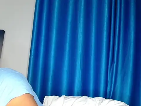 Snapshot of slimseduction chatting on July 5, 2026, 4:03 pm slimseduction online show from July 5, 2026, 4:03 pm