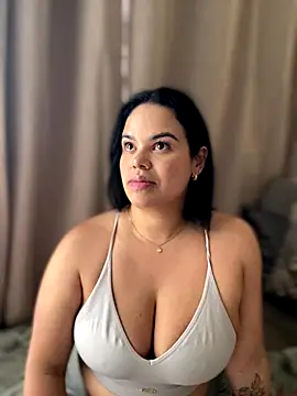 AliceStarshine online show from November 5, 2025, 12:16 pm