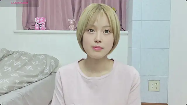 --momoka-- online show from July 13, 2026, 2:03 am