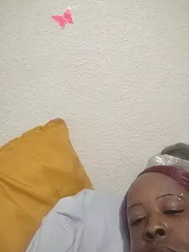 Snapshot of Deeona chatting on July 9, 2026, 10:41 am Deeona online show from July 9, 2026, 10:41 am