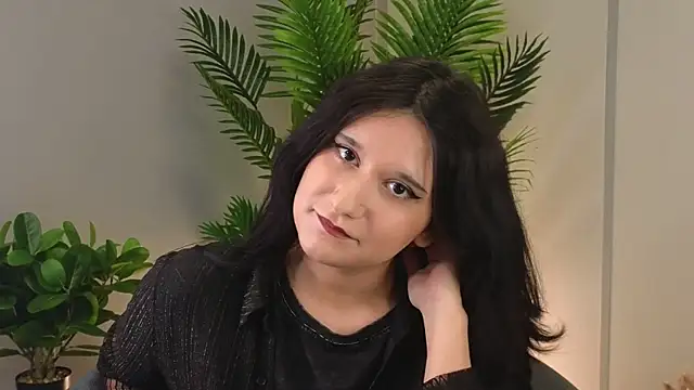 Snapshot of LuraBellazer chatting on July 8, 2026, 11:37 am LuraBellazer online show from July 8, 2026, 11:37 am