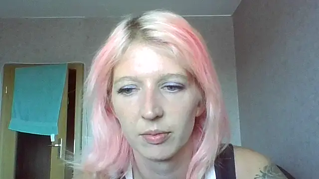 Snapshot of Bianka_Melody chatting on July 15, 2026, 8:08 am Bianka Melody online show from July 15, 2026, 8:08 am