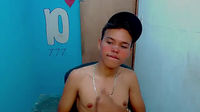 Snapshot of Harry_lov77 chatting on July 11, 2026, 1:52 am Harry lov77 online show from July 11, 2026, 1:52 am
