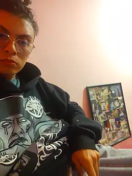Snapshot of Tian_Valenzia chatting on July 11, 2026, 9:38 pm Tian Valenzia online show from July 11, 2026, 9:38 pm