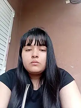 Snapshot of Luu_19 chatting on July 25, 2026, 5:21 pm Luu 19 online show from July 25, 2026, 5:21 pm
