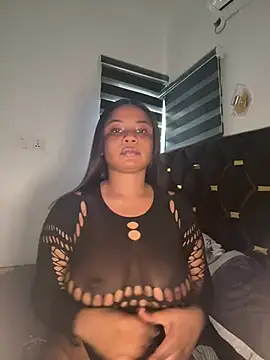 Snapshot of elle_28 chatting on July 16, 2026, 12:55 pm elle 28 online show from July 16, 2026, 12:55 pm