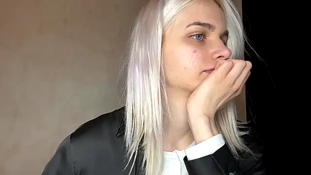 Snapshot of CaliScott_ chatting on July 17, 2026, 9:05 am CaliScott online show from July 17, 2026, 9:05 am