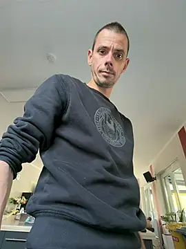 Snapshot of Berlin491 chatting on July 15, 2026, 7:57 am Berlin491 online show from July 15, 2026, 7:57 am