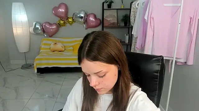 Snapshot of DeniseWilson chatting on July 22, 2026, 11:13 am DeniseWilson online show from July 22, 2026, 11:13 am