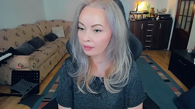 Snapshot of WhitneyLynn chatting on January 4, 2025, 11:00 am WhitneyLynn online show from January 4, 2025, 11:00 am