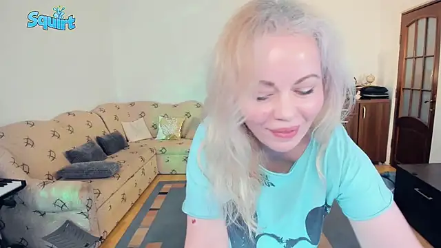 Snapshot of WhitneyLynn chatting on March 15, 2025, 6:36 am WhitneyLynn online show from March 15, 2025, 6:36 am