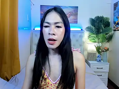 Snapshot of YourTSLovely chatting on August 7, 2026, 9:50 pm YourTSLovely online show from August 7, 2026, 9:50 pm