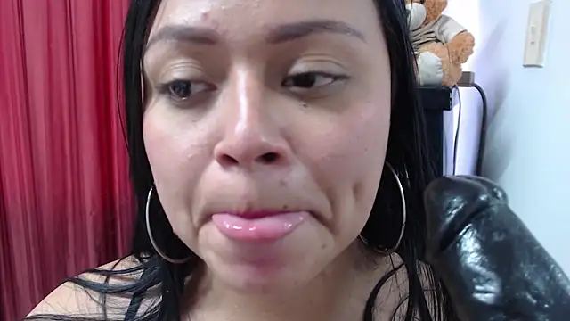 Snapshot of gabriela_grace chatting on February 3, 2025, 6:39 pm gabriela grace online show from February 3, 2025, 6:39 pm