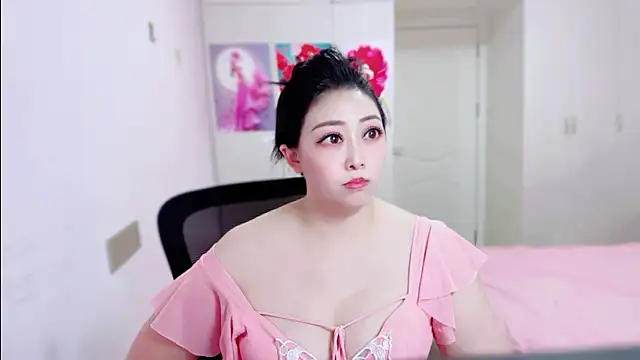 Snapshot of Lili-baby chatting on July 24, 2026, 6:55 am Lili-baby online show from July 24, 2026, 6:55 am
