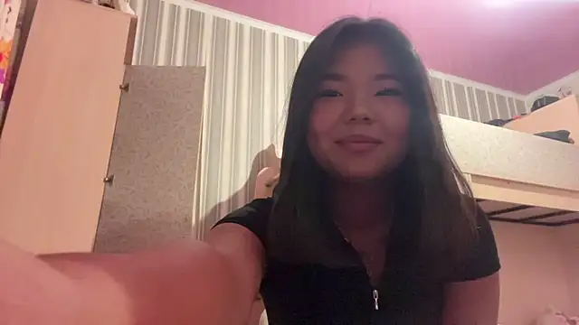 Snapshot of JohannaMickiewicz chatting on July 23, 2026, 3:54 pm JohannaMickiewicz online show from July 23, 2026, 3:54 pm