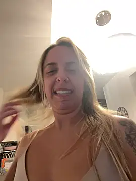 mellybearzzz online show from July 26, 2026, 12:08 am