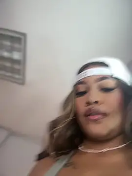 riri brunnete online show from March 2, 2026, 3:30 am