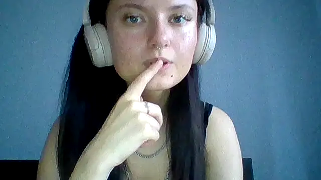 Snapshot of yana101 chatting on July 28, 2026, 3:21 pm yana101 online show from July 28, 2026, 3:21 pm
